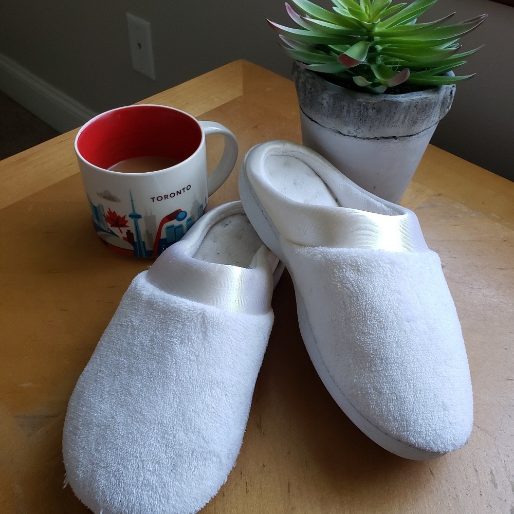 Isotoner Slippers